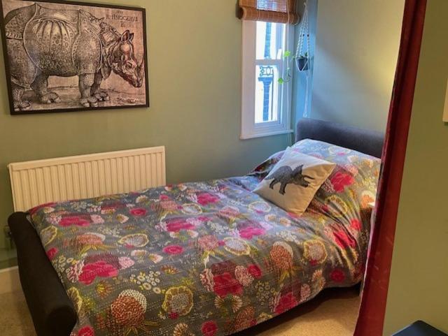 The Totnes Guest House. Upstairs At Zappa'S 外观 照片